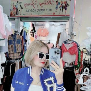 Áo khoác bomber croptop Chữ B nữ dáng lửng cánh dơi Phối tay trắng rộng bấm cúc sexy mẫu mới Áo khoác bomber croptop Chữ B nữ dáng lửng cánh dơi Phối tay trắng rộng bấm cúc sexy mẫu mới