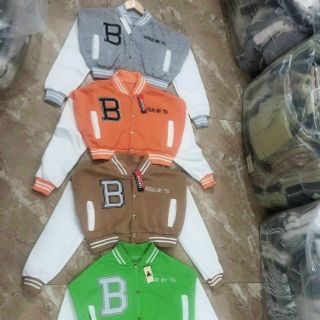 Áo khoác bomber croptop Chữ B nữ dáng lửng cánh dơi Phối tay trắng rộng bấm cúc sexy mẫu mới Áo khoác bomber croptop Chữ B nữ dáng lửng cánh dơi Phối tay trắng rộng bấm cúc sexy mẫu mới