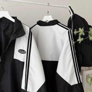 Áo Khoác Dù Whatever Logo Thêu Vải Gió 2 Lớp Unisex Form Rộng Nam Nữ Áo Khoác Dù Whatever Logo Thêu Vải Gió 2 Lớp Unisex Form Rộng Nam Nữ