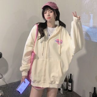 Áo khoác nữ VERNISCH form rộng bo gấu tay phồng in chữ nổi (nón 2lớp)dây kéo phao vải dày mịn. Áo khoác nữ VERNISCH form rộng bo gấu tay phồng in chữ nổi (nón 2lớp)dây kéo phao vải dày mịn.