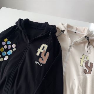 Áo khoác tay dài form cánh dơi in chữ FY Mặt cười Bự form rộng nón 2 lớp bự Siêu Xinh. Áo khoác tay dài form cánh dơi in chữ FY Mặt cười Bự form rộng nón 2 lớp bự Siêu Xinh.