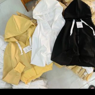 ￼Áo Khoác Nữ Kiểu CropTop Dáng Ngắn Chất Xốp Cao Cấp
