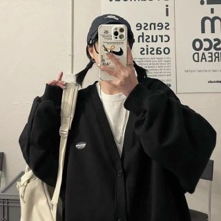 Áo Cardigan nỉ Unisex form rộng - áo khoác nỉ bông dài tay cổ tròn năng động logo thêu Áo Cardigan nỉ Unisex form rộng - áo khoác nỉ bông dài tay cổ tròn năng động logo thêu