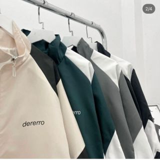 Áo Khoác Gió DEMERRO chữ thêu chất liệu dù 2 lớp 3 màu có túi trong và túi ngoài trẻ trung năng động Áo Khoác Gió DEMERRO chữ thêu chất liệu dù 2 lớp 3 màu có túi trong và túi ngoài trẻ trung năng động