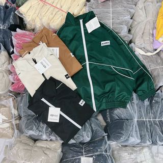 Áo Khoác Dù 2 Lớp Logo Thêu 4LUCKY CHẠY VIỀN NHỎ TOÀN THÂN Áo Khoác Dù 2 Lớp Logo Thêu 4LUCKY CHẠY VIỀN NHỎ TOÀN THÂN