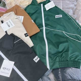 Áo Khoác Dù 2 Lớp Logo Thêu 4LUCKY CHẠY VIỀN NHỎ TOÀN THÂN Áo Khoác Dù 2 Lớp Logo Thêu 4LUCKY CHẠY VIỀN NHỎ TOÀN THÂN