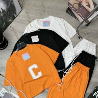 Đồ bộ đùi mặc nhà kiểu croptop in chữ C siêu xinh. Đồ bộ đùi mặc nhà kiểu croptop in chữ C siêu xinh.