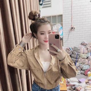 Áo khoác nhung tăm kiểu cánh dơi, nón rộng dây kéo khoen tròn. Áo khoác nhung tăm kiểu cánh dơi, nón rộng dây kéo khoen tròn.