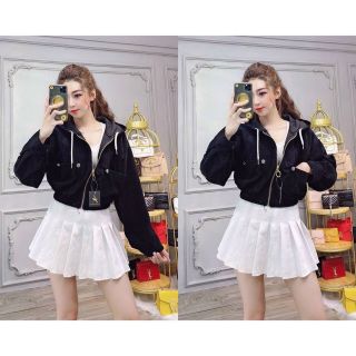 Áo khoác nhung tăm kiểu cánh dơi, nón rộng dây kéo khoen tròn. Áo khoác nhung tăm kiểu cánh dơi, nón rộng dây kéo khoen tròn.