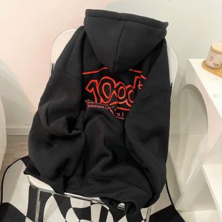 Áo khoác dây kéo in 10ook form rộng unisex . Áo khoác dây kéo in 10ook form rộng unisex .