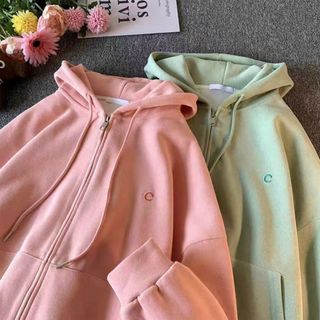 Áo Khoác Nỉ Nữ Form rộng chất nỉ dày dặn họa tiết đơn giản thêu chữ C . Áo Khoác Nỉ Nữ Form rộng chất nỉ dày dặn họa tiết đơn giản thêu chữ C .