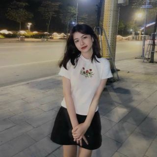 Áo thun baby tee thêu hoa sắc nét, áo croptop cổ phối phong cách Hàn Quốc