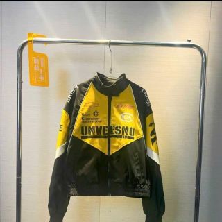 Áo khoác bóng chày phong cách Phương tây cổ điện. Áo khoác bóng chày phong cách Phương tây cổ điện.