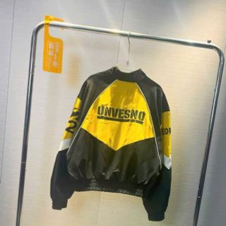 Áo khoác bóng chày phong cách Phương tây cổ điện. Áo khoác bóng chày phong cách Phương tây cổ điện.