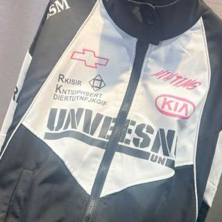 Áo khoác bóng chày phong cách Phương tây cổ điện. Áo khoác bóng chày phong cách Phương tây cổ điện.