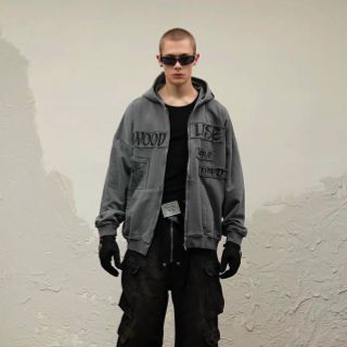 Áo khoác WOOD LISE phối rách chất thun nỉ mềm mịn nón 2 lớp có khoen dây kéo sắt form rộng dưới 75kg Áo khoác WOOD LISE phối rách chất thun nỉ mềm mịn nón 2 lớp có khoen dây kéo sắt form rộng dưới 75kg