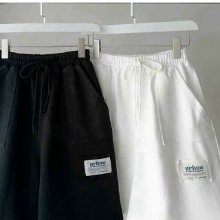 Quần đùi lửng chất thun nỉ mịn,form dưới 70kg thêu mạc URBAN Quần đùi lửng chất thun nỉ mịn,form dưới 70kg thêu mạc URBAN