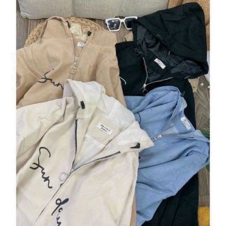 Áo khoác da lộn có nón mới về.có nút chặn nón,2 lớp lót dù,logo in SUNDAY form to bự 70kg