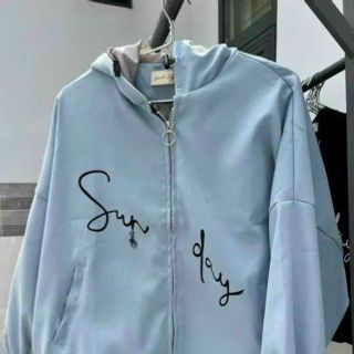 Áo khoác da lộn có nón mới về.có nút chặn nón,2 lớp lót dù,logo in SUNDAY form to bự 70kg