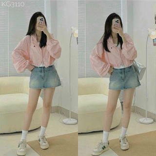 Áo khoác dù trượt nước chất đẹp 1 lớp logo thêu đang lửng tay cánh dơi ,dây rút 2 bên Áo khoác dù trượt nước chất đẹp 1 lớp logo thêu đang lửng tay cánh dơi ,dây rút 2 bên