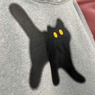 Áo hoodie in mèo đen nón rộng 2 lớp, form rộng 75kg,vải dày mịn, chống nắng tốt. Nách rộng tay phồng, diễu chằn mí lai,vai và nách