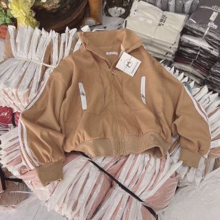 Áo khoác da lộn có nón có nút chặn nón,2 lớp lót dù,logo thêu form to 70kg