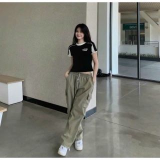 Quần jogger dù 3 dây rút form rộng cá tính Quần jogger dù 3 dây rút form rộng cá tính