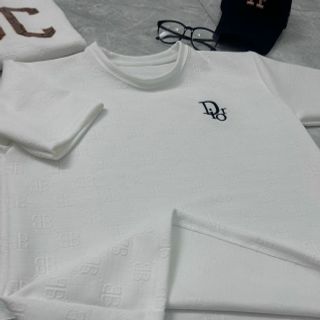 Áo thun nam thêu logo Đì Or chất thun xốp xịn Áo thun nam thêu logo Đì Or chất thun xốp xịn