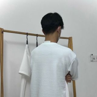 Áo thun nam thêu logo Đì Or chất thun xốp xịn Áo thun nam thêu logo Đì Or chất thun xốp xịn