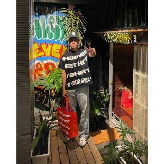 Áo thun nam nữ in nổi WHENEVER MEET HOT chất thun co giãn mềm mịn mát freesize