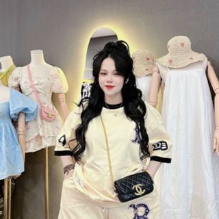 Set bộ áo tay lỡ kèm quần short in chữ B chất thun conton thấm hút mồ hôi freesize Set bộ áo tay lỡ kèm quần short in chữ B chất thun conton thấm hút mồ hôi freesize