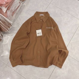 Áo sơ mi tay dài chất da lộn logo thêu INCREDIBL hàng đẹp Freesize dưới -70kg Áo sơ mi tay dài chất da lộn logo thêu INCREDIBL hàng đẹp Freesize dưới -70kg