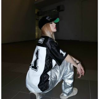 Áo thun UNISEX nam nữ số 11 chất thun mè thái bóng hot trend Áo thun UNISEX nam nữ số 11 chất thun mè thái bóng hot trend