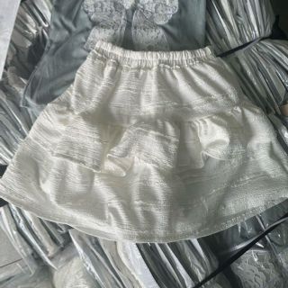 ￼SET VÁY NỮ THỜI TRANG ÁO CHẤT THUN GÂN GẮN NƠ DỆT PHỐI CHÂN VÁY REN NHÚNG TẦNG CÓ LÓT