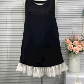 Váy Tuyết Mưa Sát Nách Cổ V Kiểu, Đầm Suông Viền Bèo Dáng Ngắn Thời Trang Váy Tuyết Mưa Sát Nách Cổ V Kiểu, Đầm Suông Viền Bèo Dáng Ngắn Thời Trang