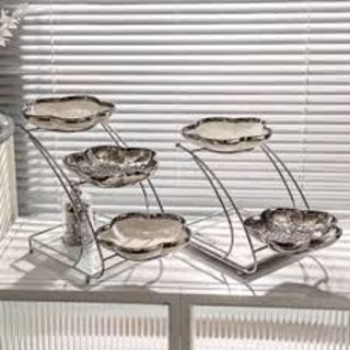 Đĩa sứ 3 tầng kèm dĩa ăn hoa quả, khay đựng đồ ăn trái cây phòng khách gia đình - SOFTHOME 7 Đĩa sứ 3 tầng kèm dĩa ăn hoa quả, khay đựng đồ ăn trái cây phòng khách gia đình - SOFTHOME 7