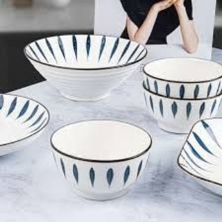 Tô nón, tô sứ loe hoạ tiết hoa văn, tô hình nón hoạ tiết sọc xanh đơn giản xinh xắn, dễ thương. Tô nón, tô sứ loe hoạ tiết hoa văn, tô hình nón hoạ tiết sọc xanh đơn giản xinh xắn, dễ thương.