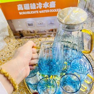 Bộ 6 Cốc Thủy Tinh Kèm Bình Chịu Nhiệt Phong Cách Châu Âu Sang Trọng Màu Xanh Bộ 6 Cốc Thủy Tinh Kèm Bình Chịu Nhiệt Phong Cách Châu Âu Sang Trọng Màu Xanh