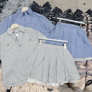 sét 2 món,kate lụa sọc,logo thêu,chân váy xếp ly,có quần lót phối dưới 55kg.