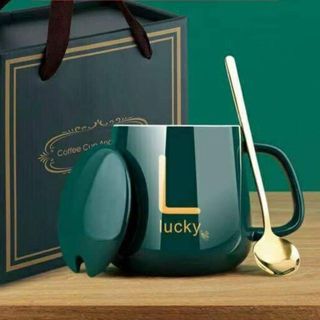 Mẫu cốc sứ kèm thìa có thể sử dụng đựng thức ăn hoặc đồ uống rất chi tiện lợi