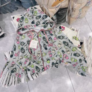 Áo khoác LaBUBU chất len gân freesize dưới 70kg. nón rộng