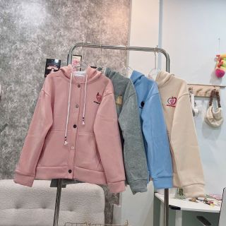 Áo khoác cadigan gài nút có nón 2 lớp rộng, logo thêu trái cây, freesize dưới 70kg