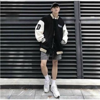 Áo khoác nhung logo thêu ,chất nhung 2 lớp lót dù freesize dưới 70kg Áo khoác nhung logo thêu ,chất nhung 2 lớp lót dù freesize dưới 70kg