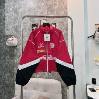 Áo khoác dù cổ bẻ phối màu, logo in MARTINE ROSE Chất dù xịn 2 lớp, dây rút lai Áo khoác dù cổ bẻ phối màu, logo in MARTINE ROSE Chất dù xịn 2 lớp, dây rút lai