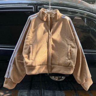 Áo khoác lửng chạy sọc tay Chất thun nỉ mềm mịn form dưới 65kg Áo khoác lửng chạy sọc tay Chất thun nỉ mềm mịn form dưới 65kg