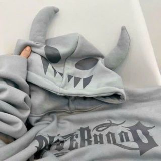 Áo hoodie nón 2 sừng in mặt quỷ, NEVER HOOD chất nỉ mềm mịn, logo in,form rộng freesize dưới70kg Áo hoodie nón 2 sừng in mặt quỷ, NEVER HOOD chất nỉ mềm mịn, logo in,form rộng freesize dưới70kg