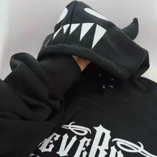 Áo hoodie nón 2 sừng in mặt quỷ, NEVER HOOD chất nỉ mềm mịn, logo in,form rộng freesize dưới70kg Áo hoodie nón 2 sừng in mặt quỷ, NEVER HOOD chất nỉ mềm mịn, logo in,form rộng freesize dưới70kg