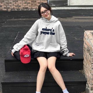 Áo hoodie in WHERE'S PUIM FIM tay phồng nón rộng, chất thun nỉ dày mịn mát freesize dưới 70kg