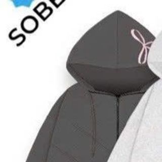 Áo khoác chất thun nỉ xuất khẩu dày mịn in nơ nón và lưng, thân sau đính nơ lụa, nón rộng 2 lớp vải chính, freeisze form rộng dưới 80kg Áo khoác chất thun nỉ xuất khẩu dày mịn in nơ nón và lưng, thân sau đính nơ lụa, nón rộng 2 lớp vải chính, freeisze form rộng dưới 80kg