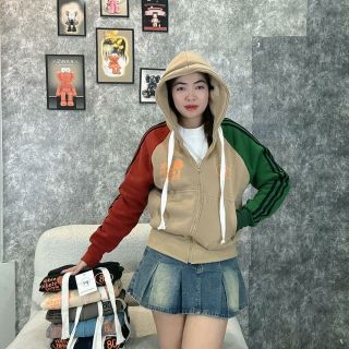 Áo khoác kiểu raplag sọc tay thêu 08 nỉ XK dày mịn tay xỏ ngón Áo khoác kiểu raplag sọc tay thêu 08 nỉ XK dày mịn tay xỏ ngón